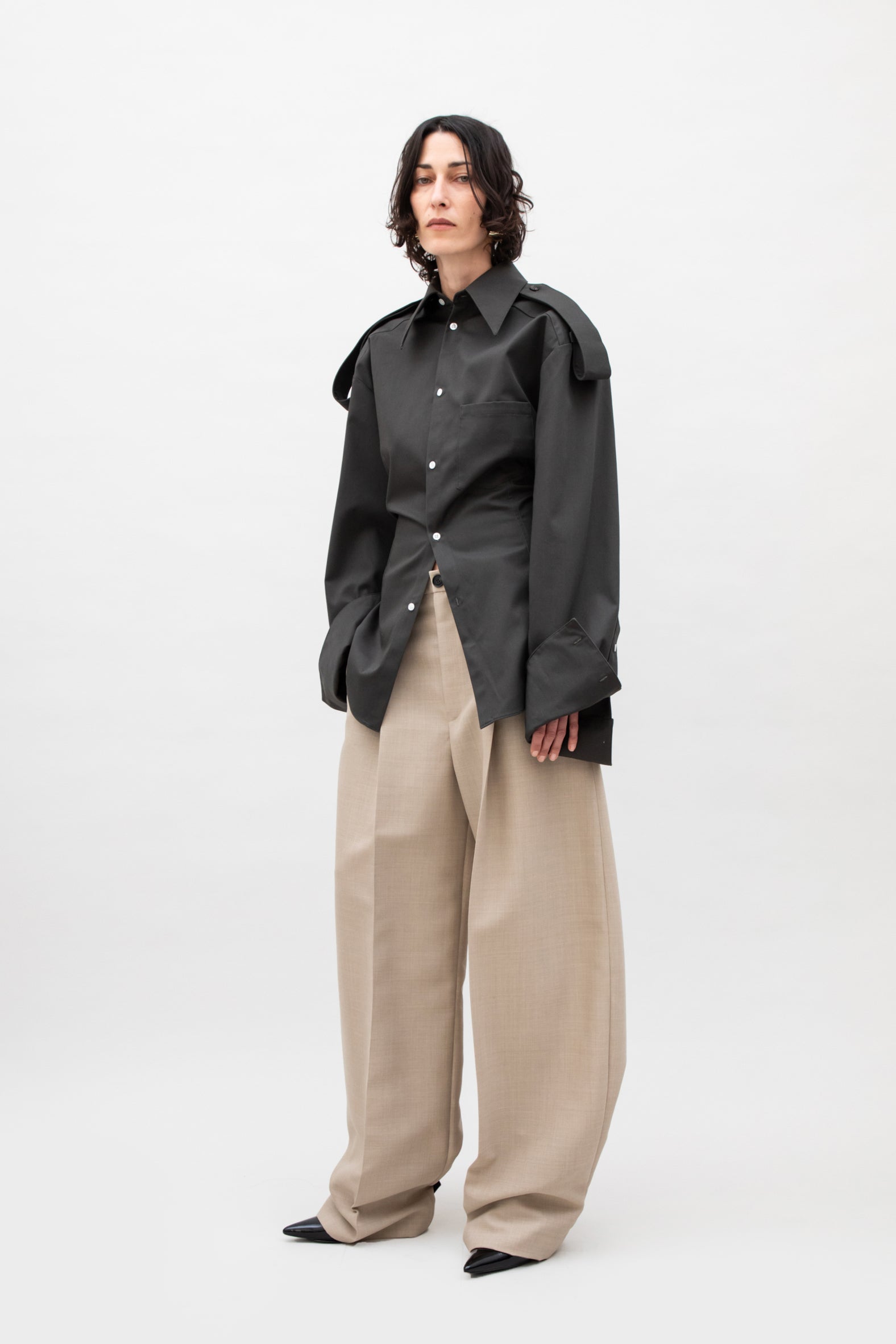 SHARP CUFF SCULPTURED SHIRT