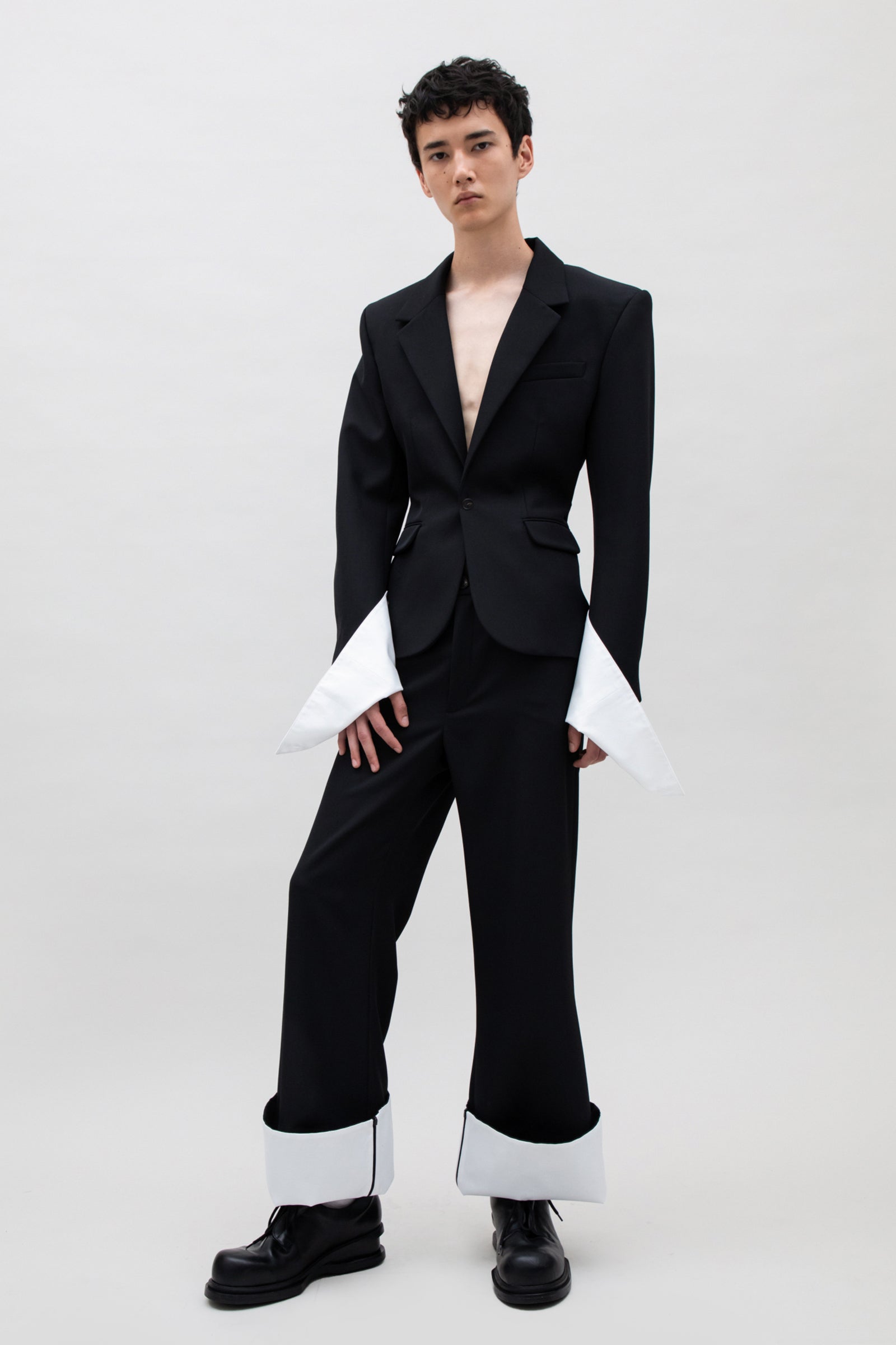 STRUCTURED OPEN CUFF JACKET