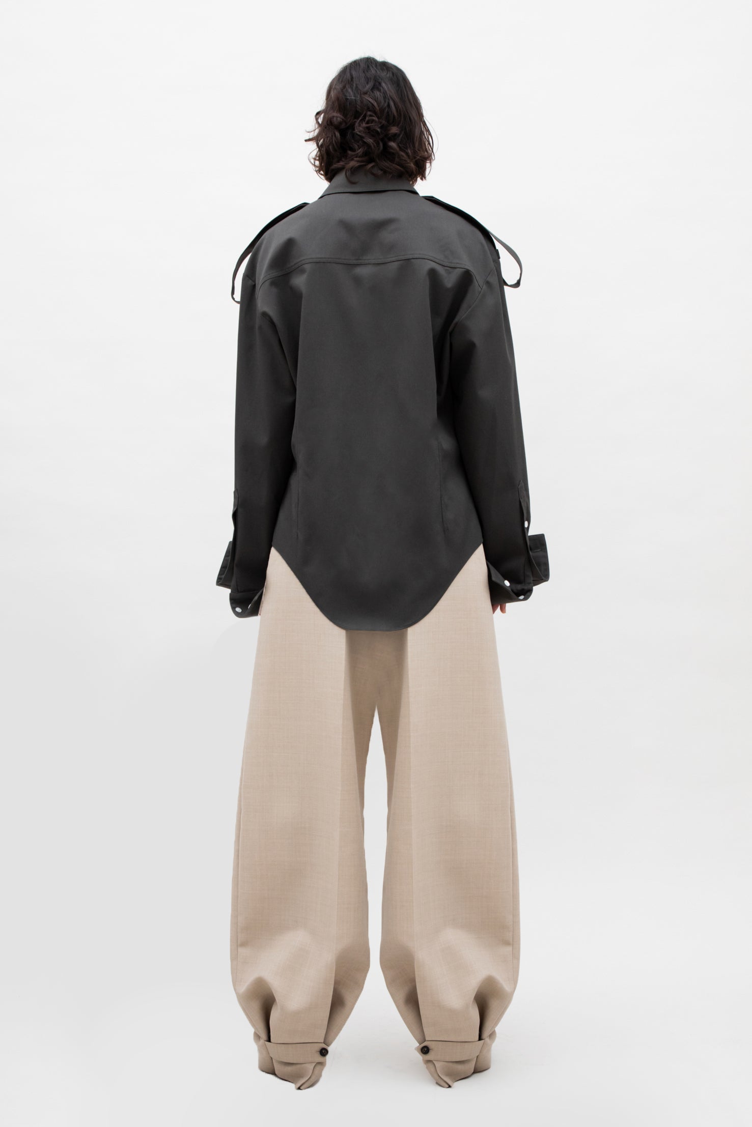 SHARP CUFF SCULPTURED SHIRT