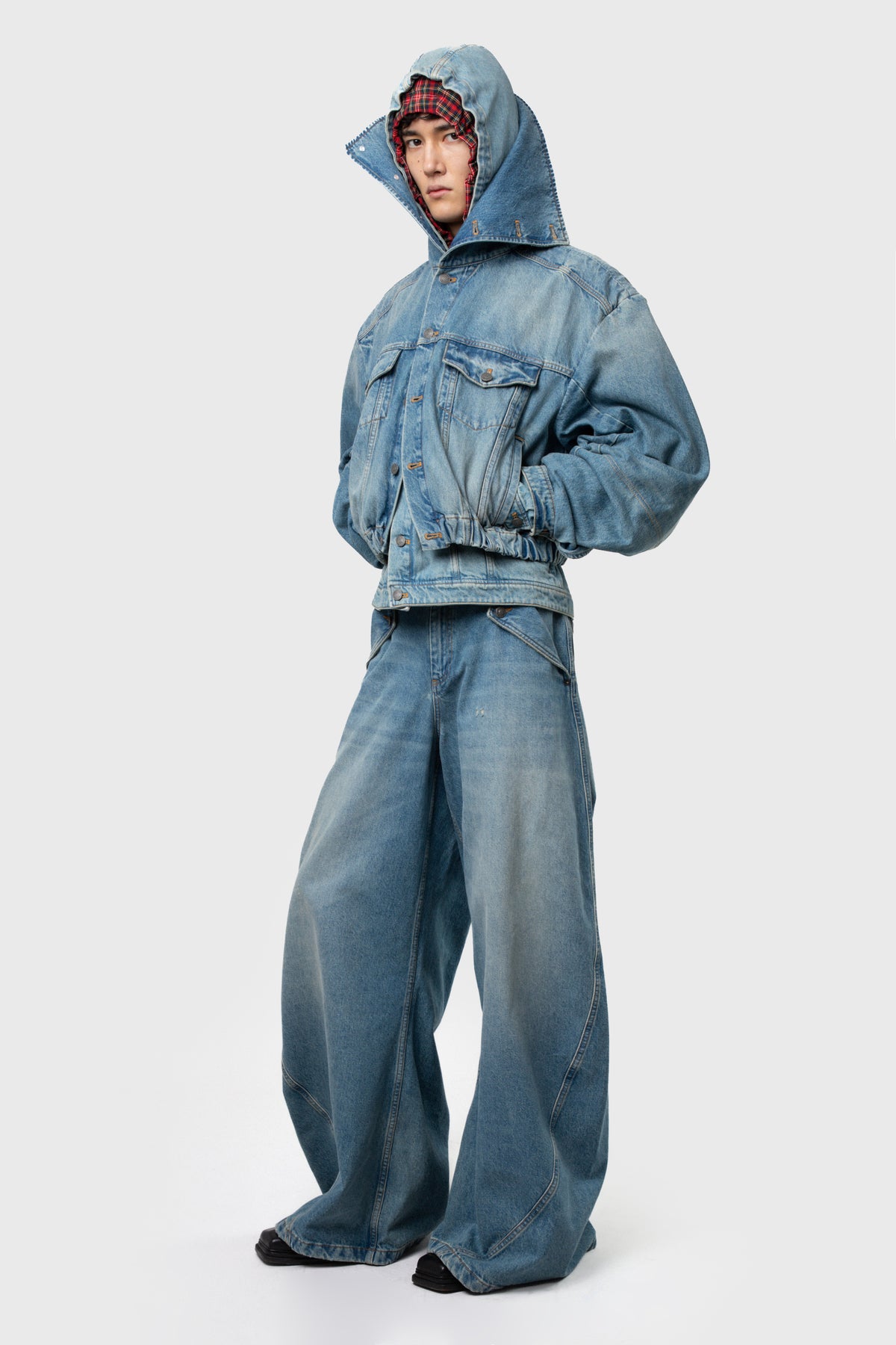 HOODED DENIM BOMBER