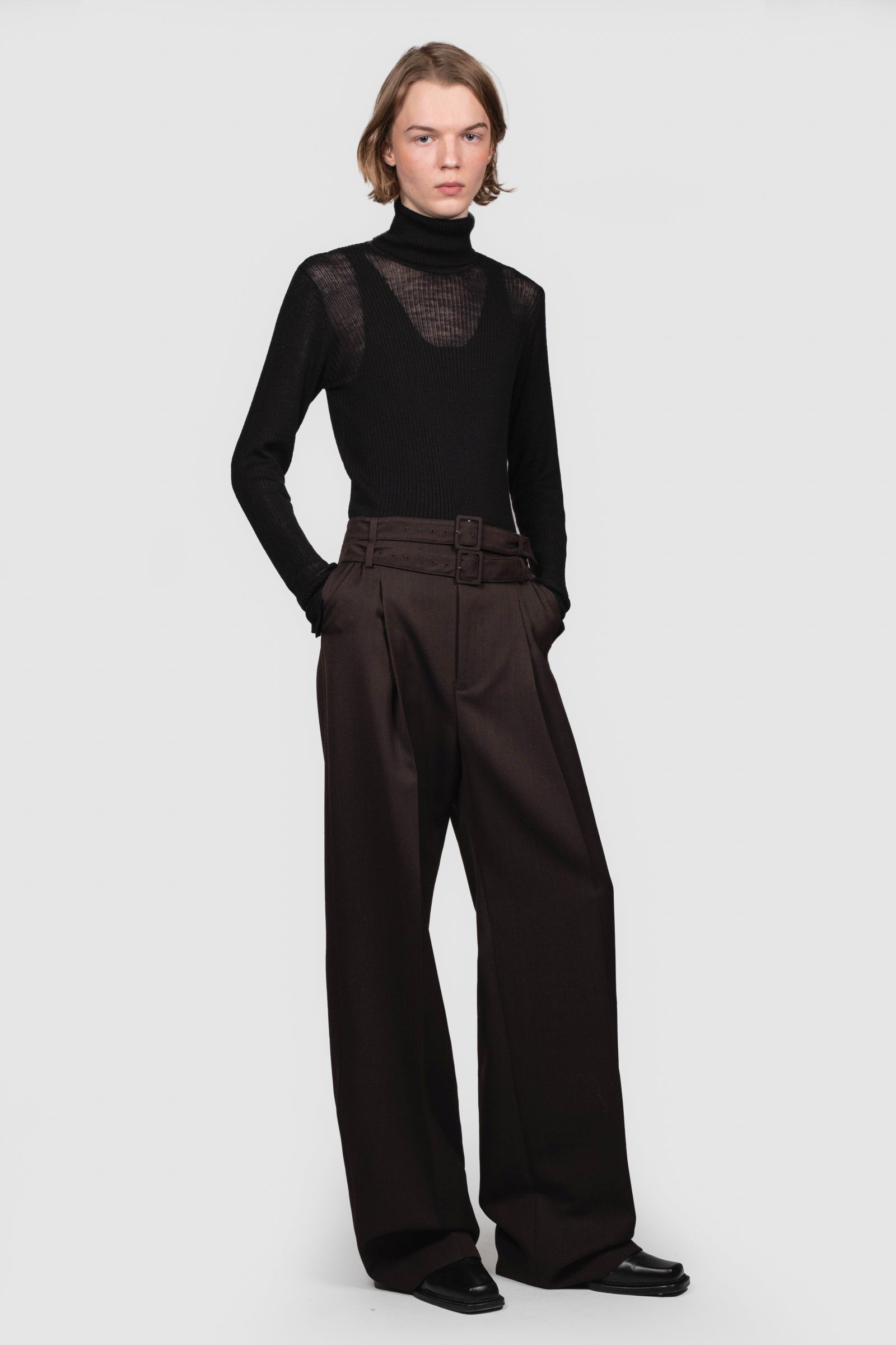 FITTED TURTLENECK
